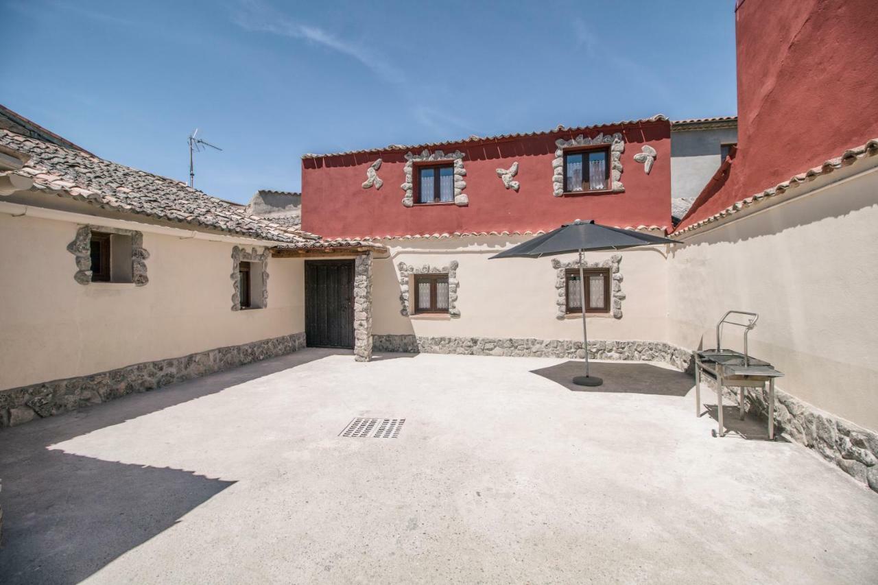 Casas La Muralla De Bodegas Marcos Penafiel Exterior photo